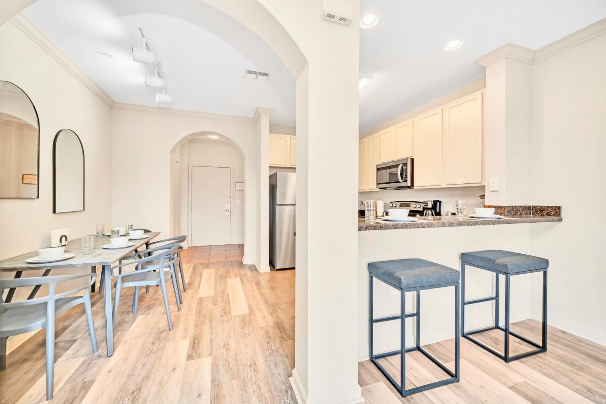 Bright 2Br Condo With Pool And Hot Tub - Near Disney! Orlando Bagian luar foto