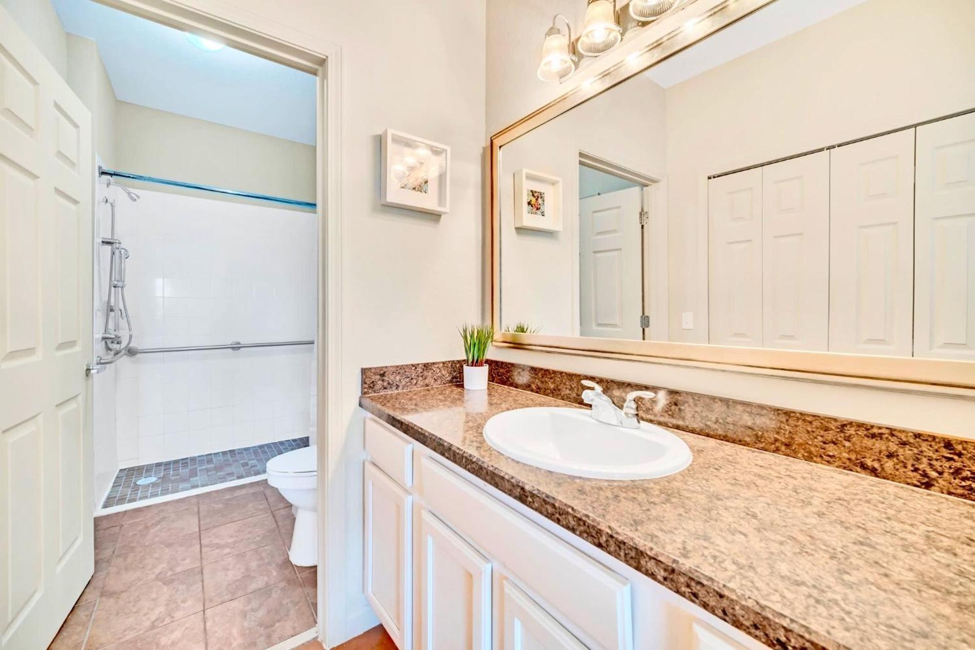Bright 2Br Condo With Pool And Hot Tub - Near Disney! Orlando Bagian luar foto