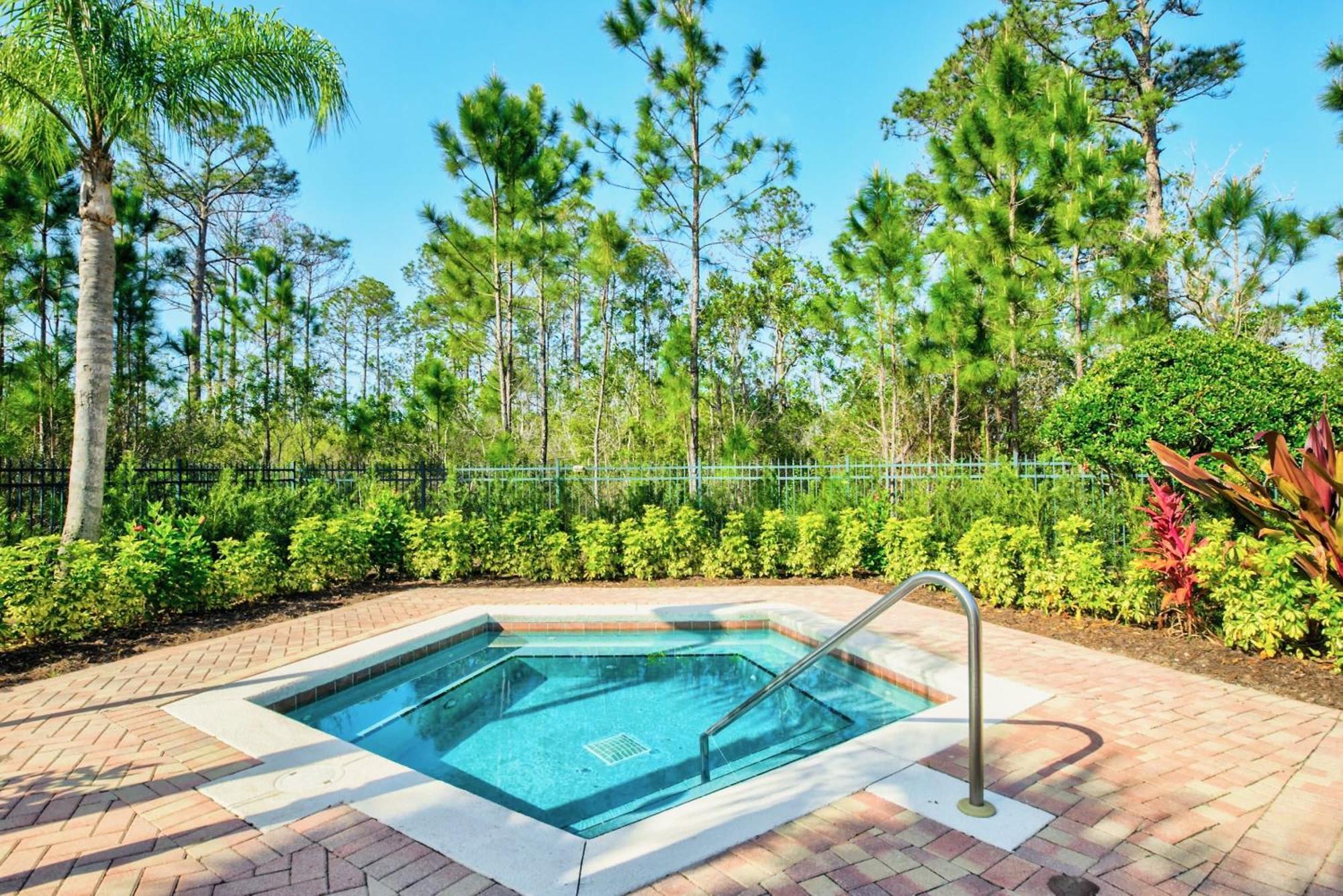 Bright 2Br Condo With Pool And Hot Tub - Near Disney! Orlando Bagian luar foto